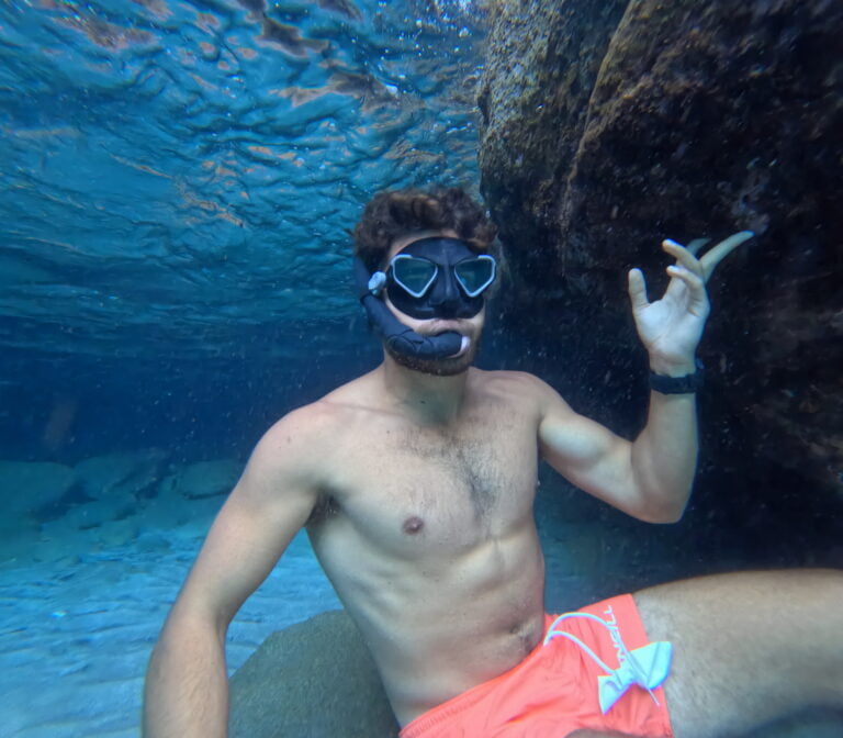 milos riptide kayak underwater