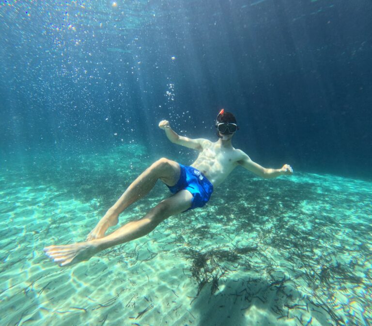 underwater milos kayak riptide